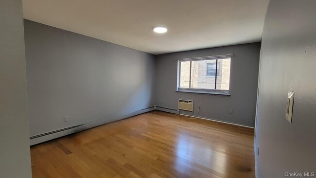 Building Photo - 6201 Spencer Terrace