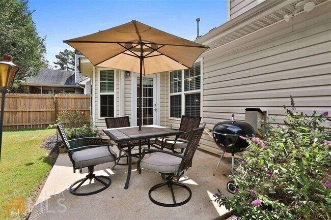 Building Photo - 50 Greens Ct