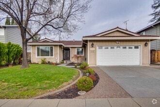 Building Photo - Warm and Inviting 3 bedroom, 2 Bath Home