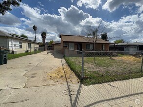 Building Photo - 4 Bedroom - 3 Bathroom for rent in El Cajon