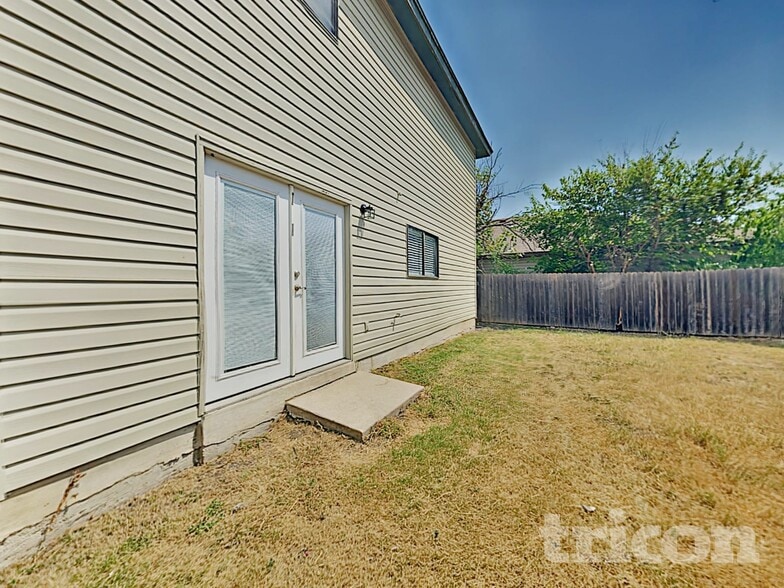 Building Photo - 7010 Flint View