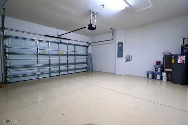 Building Photo - 2338 Heydon Cir E