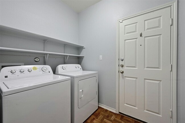 Building Photo - 451 New Bridge Dr