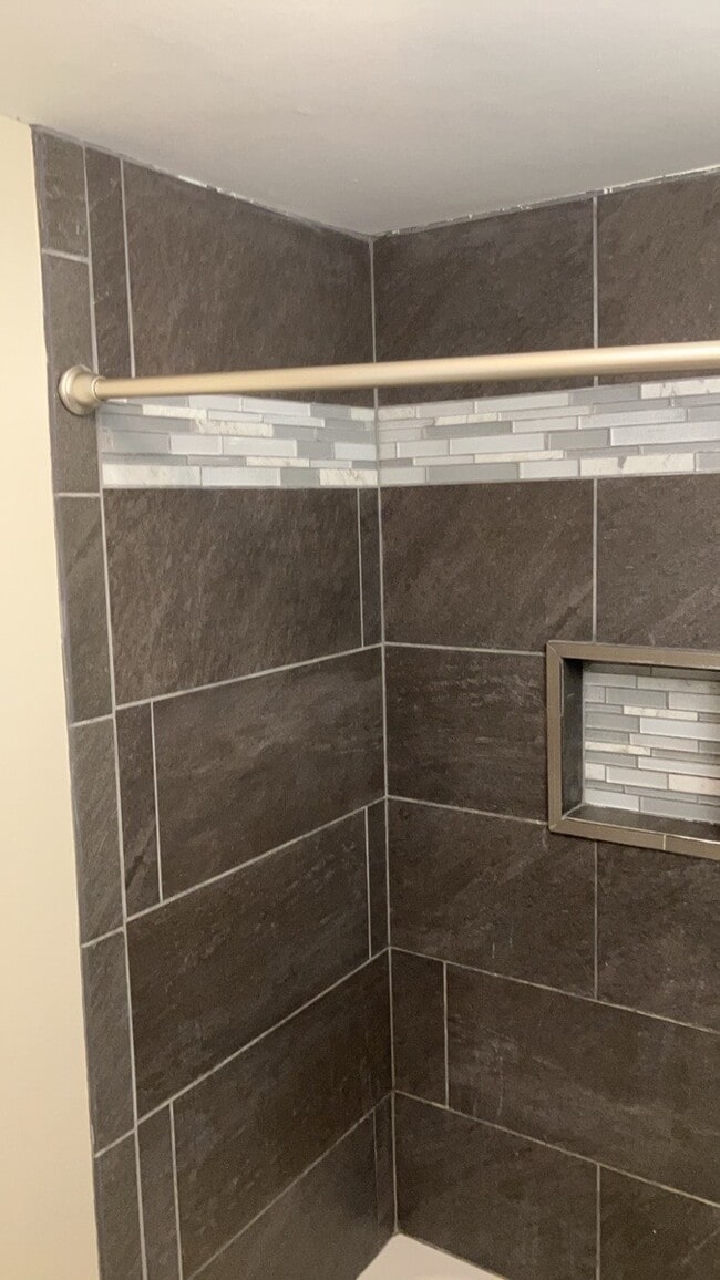 Building Photo - 6045 Ansbury Dr