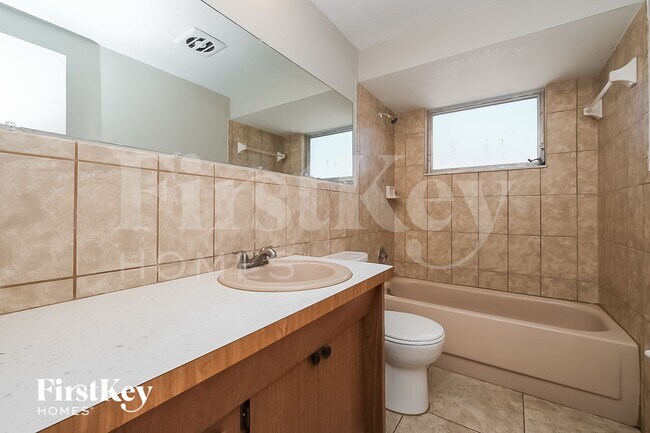Building Photo - 3641 Windham Dr