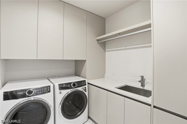 Building Photo - 5100 Seagrass Blvd