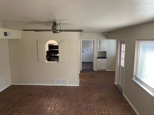 Building Photo - 4 Bedroom - North Central - Harmony Hills