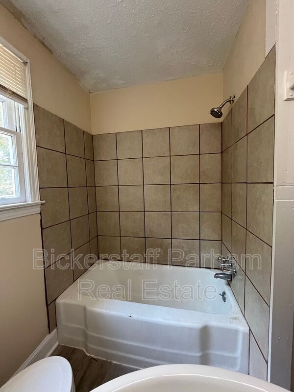 Building Photo - 3224 Glenn St