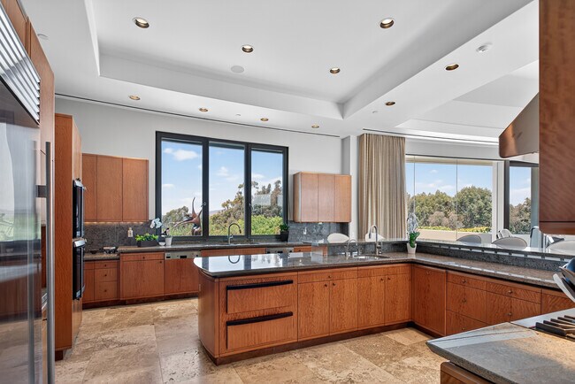Building Photo - 17534 Los Morros