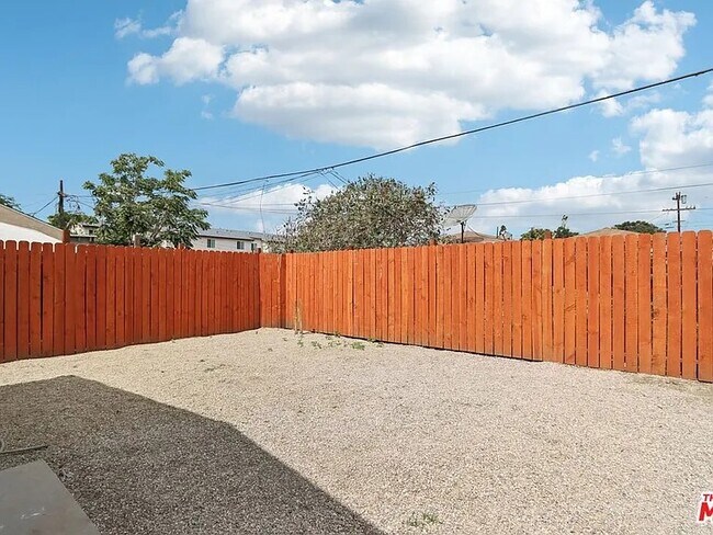 Building Photo - 1677 E 111th St