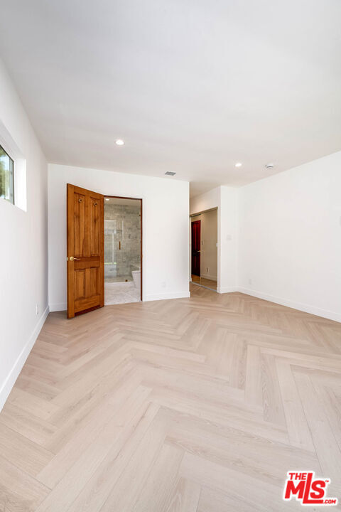 Building Photo - 749 N Niagara St