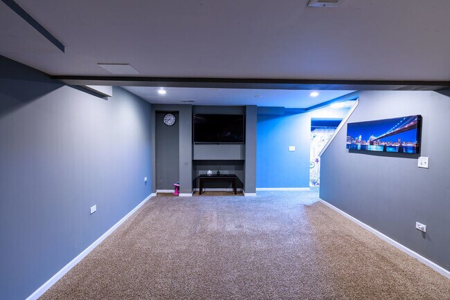 Building Photo - 25037 Brett St