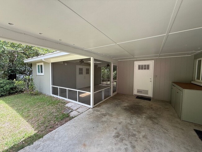 Building Photo - 3/2 in Fernwood Manor-FULLY FURNISHED