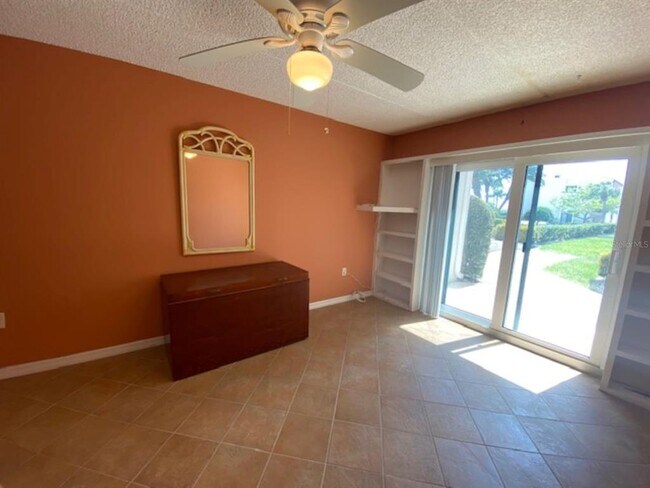 Building Photo - 845 S Gulfview Blvd