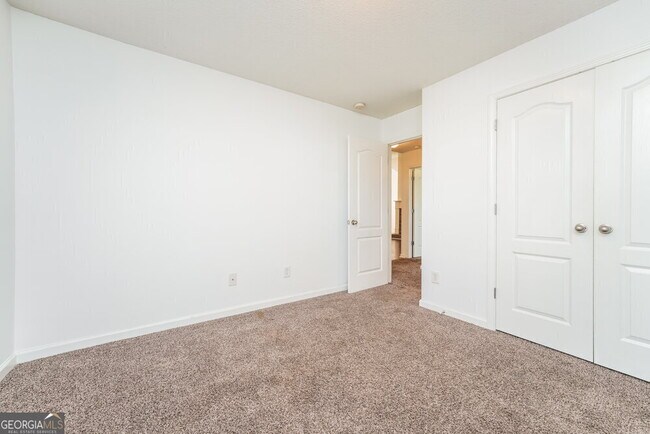 Building Photo - 3102 Delaware Loop
