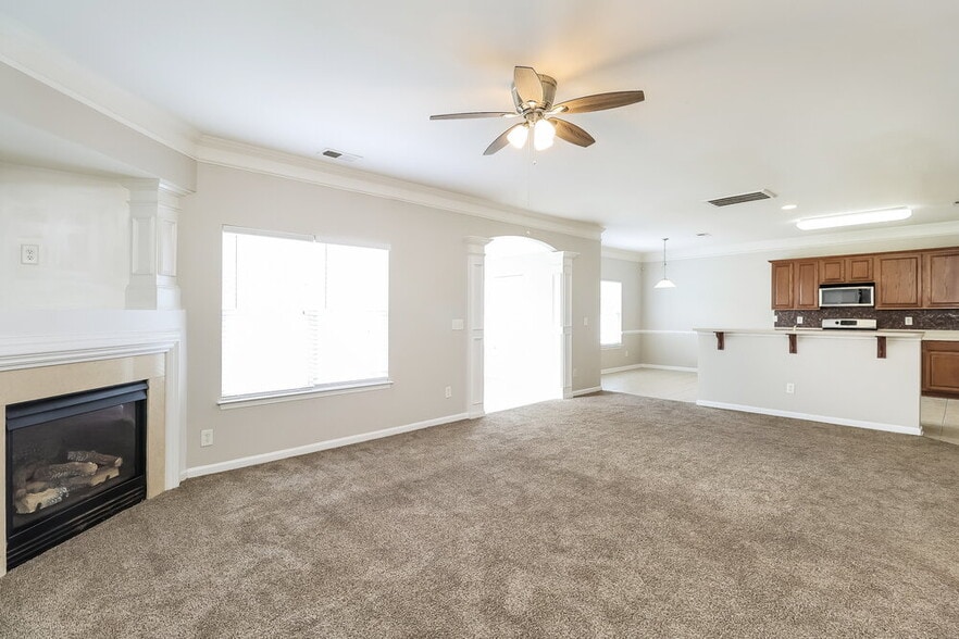 Building Photo - 620 Wrayhill Dr