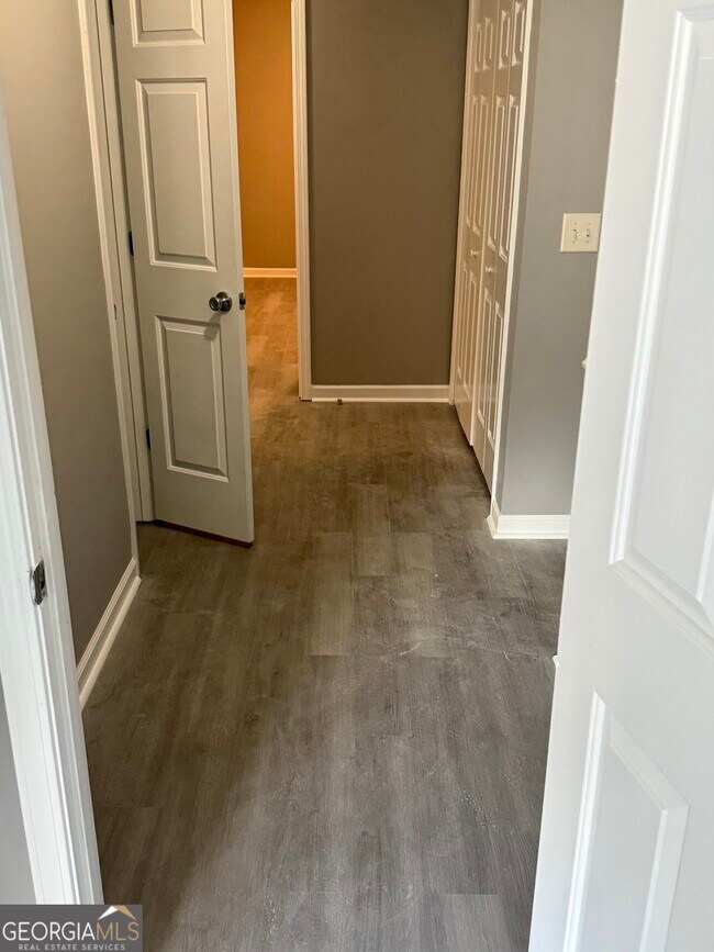 Building Photo - 2743 Halligan Point