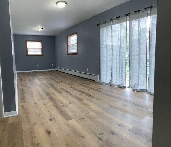 Building Photo - NOW Leasing!