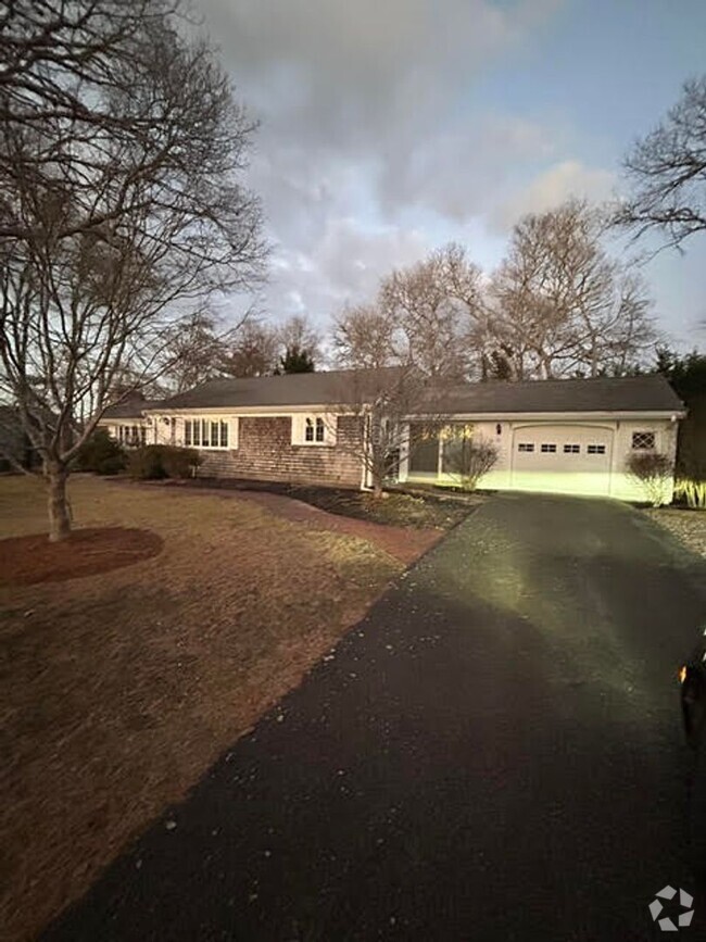 Building Photo - South Yarmouth Pond View Ranch