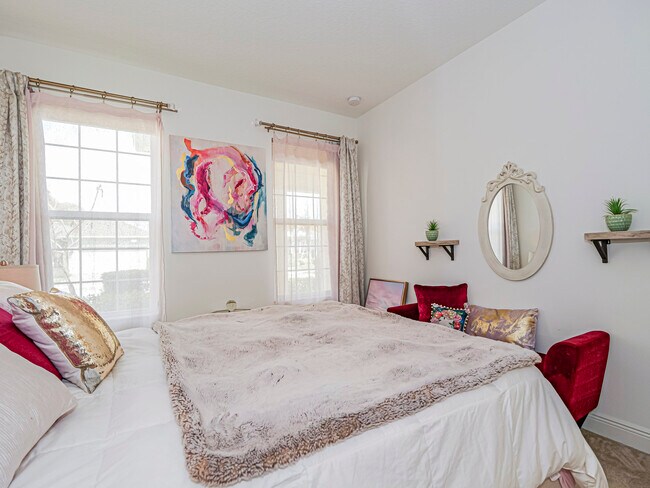 Building Photo - 5945 Buttonwood Sq