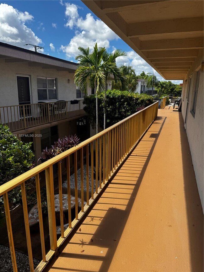 Building Photo - 2515 Polk St