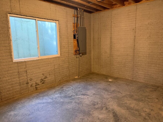 Building Photo - Beautiful Single Family Home - Attached 3 Car Garage with Fenced-In Backyard