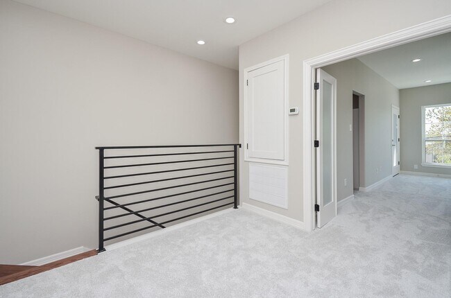 Building Photo - 147 S 66th St
