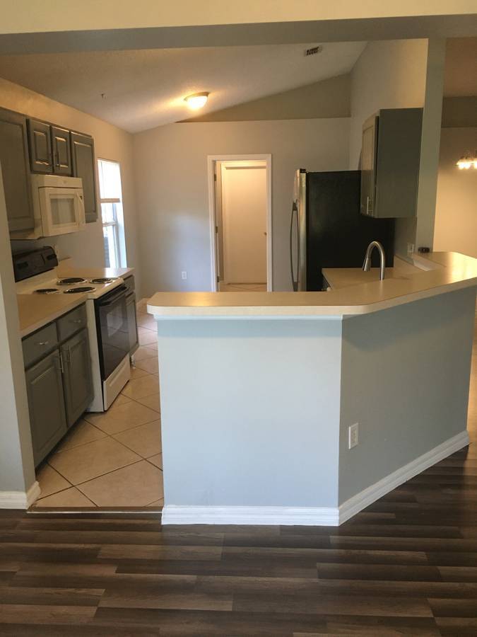Building Photo - 15937 Wilkinson Dr