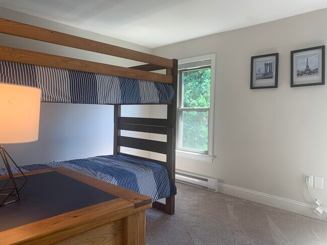 Building Photo - 508 Piscassic St