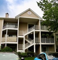 Building Photo - 388 Poets Way