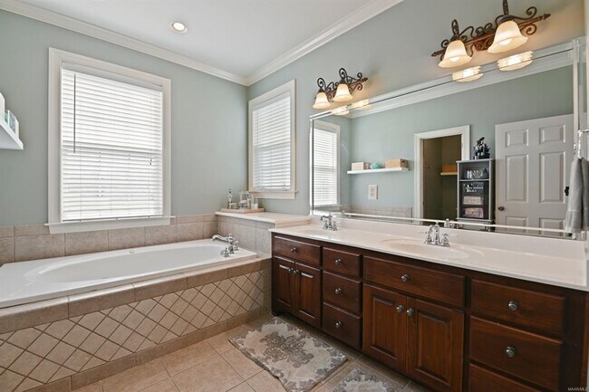 Building Photo - 401 Clear Creek View