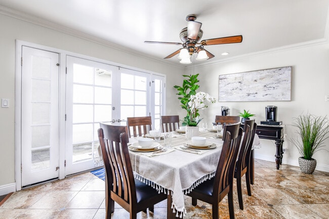 Building Photo - 901 Carlson Dr