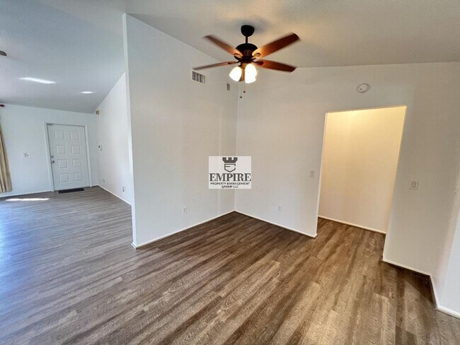 Building Photo - Cozy Cape Coral Pool Home – 3 Beds, 2 Bath...