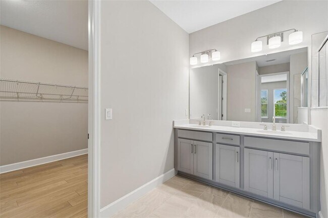 Building Photo - 2181 Longliner Lp