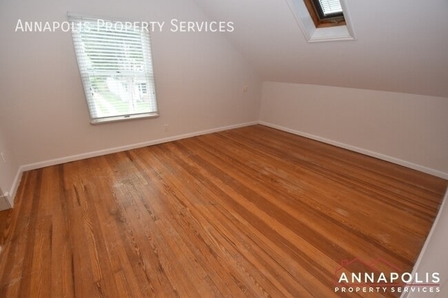 Building Photo - 33 Glen Ave