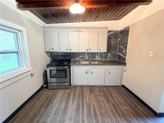 Building Photo - 226 Hildersheim Dr