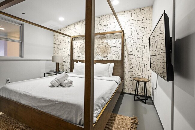 Building Photo - 160 E Berkeley St