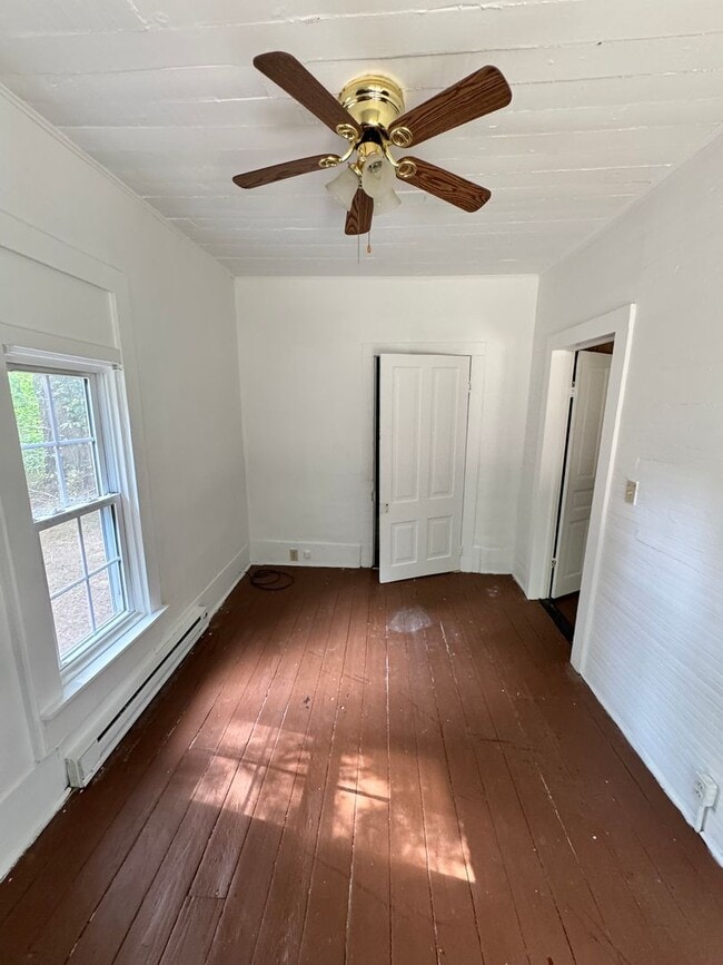 Building Photo - 2 or 3/1 in Grover, NC really located in E...