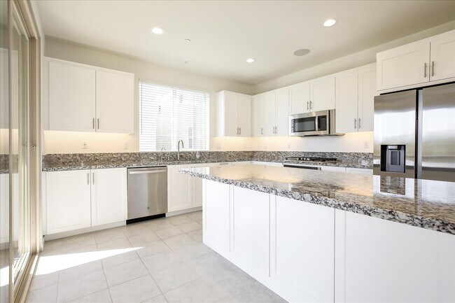 Building Photo - 28 Hideaway Loop