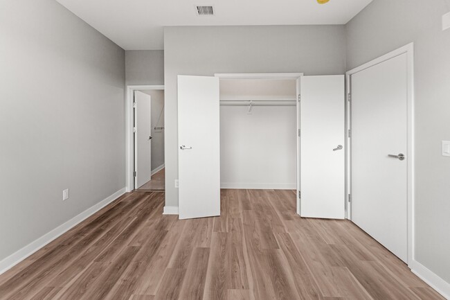 Building Photo - 475 Communipaw Ave