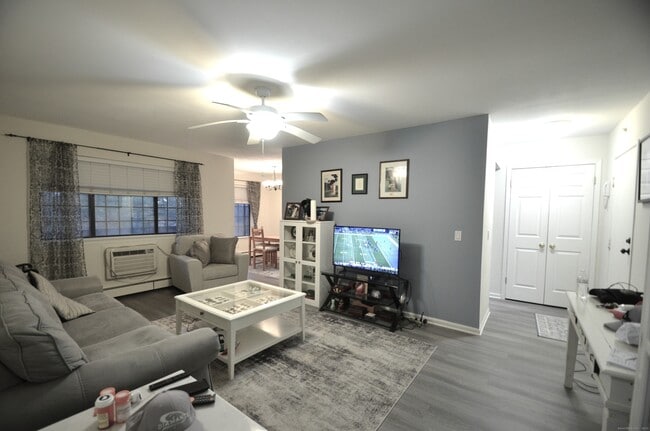 Building Photo - 125 Warner Hill Rd