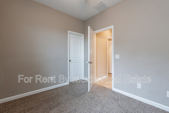 Building Photo - 8499 W Sonoma Way