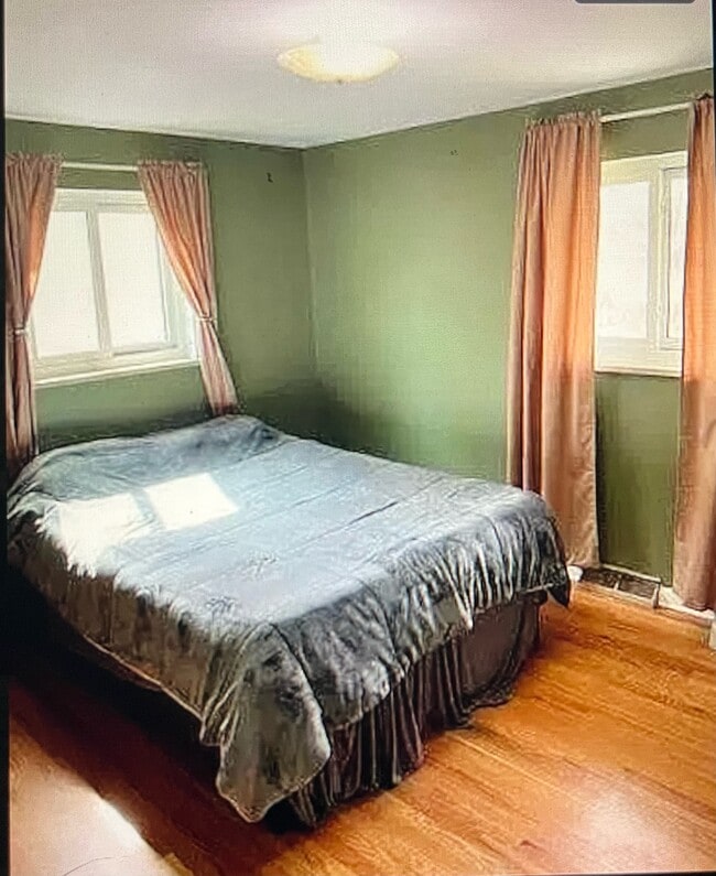 Master bedroom - 6359 Yarrow St