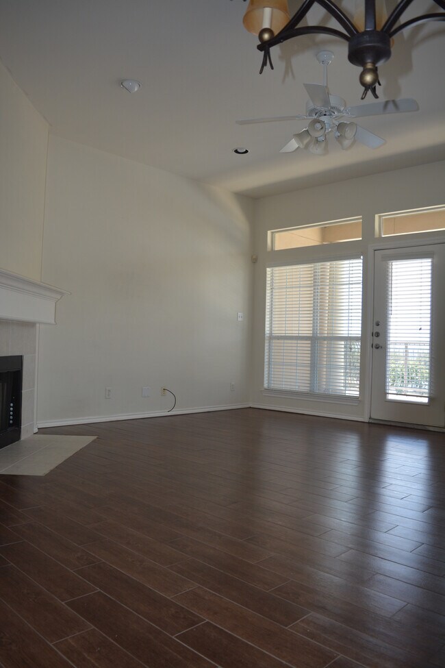 Building Photo - 2918 Ranch Rd 620