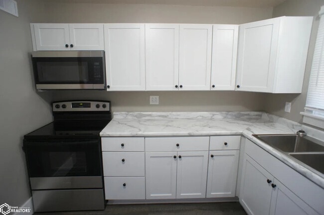 Building Photo - 1426 2nd St