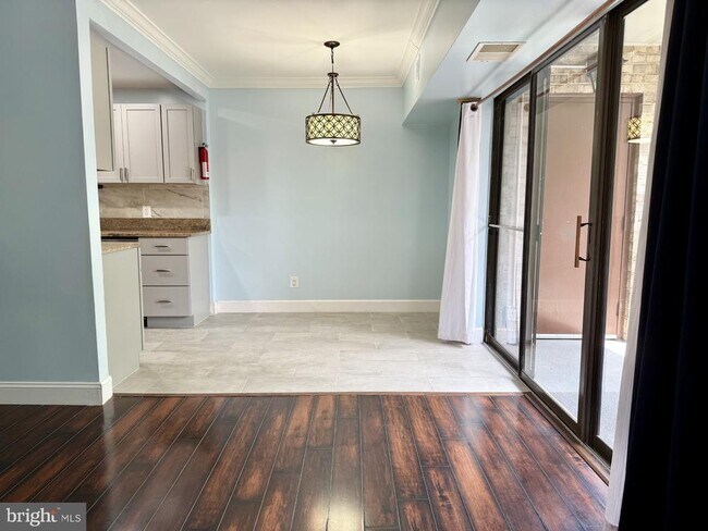 Building Photo - 2255 Castle Rock Square