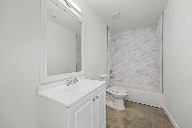 Building Photo - 931 Seattle St