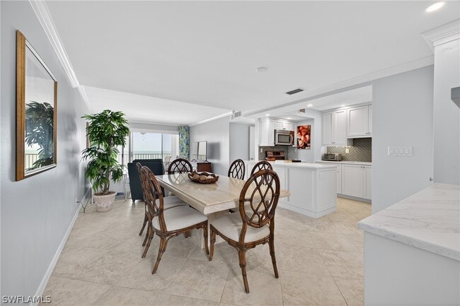 Building Photo - 3443 Gulf Shore Blvd N