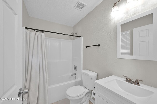 Building Photo - 3702 Wood Creek Ln