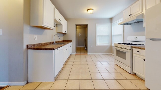 Building Photo - Bright 3-Bedroom Ranch for Lease in Warren
